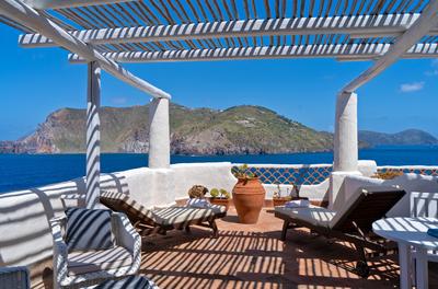 De Luxe Terrace & Sea View