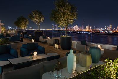 Luma Pool Lounge