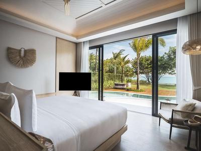 Beachfront Pool Villa