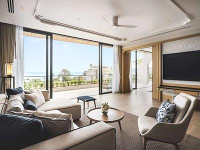 Grand Family Sea View Suite