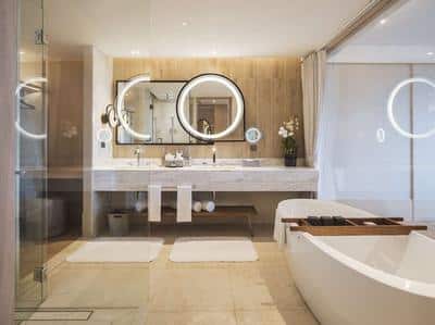 Deluxe Sea View Suite