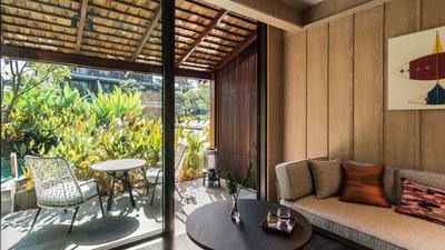 1 King Bed Lagoon Access Deluxe