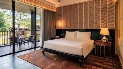 1 King Bed Garden View Suite