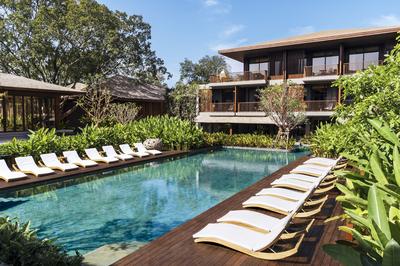 1 King Bed Pool View