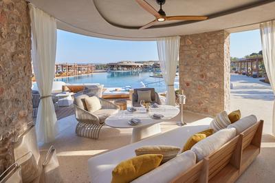 Ormos Beach Club