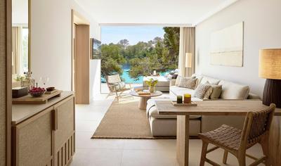 Deluxe One Bedroom Suite Sea View