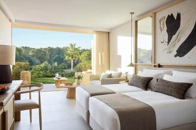 Family Room Private Garden, Garden View