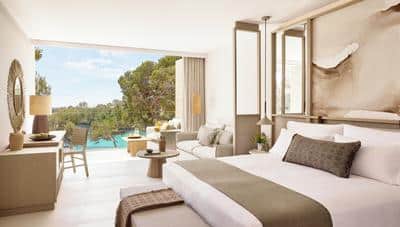 Deluxe Junior Suite Partial Sea View