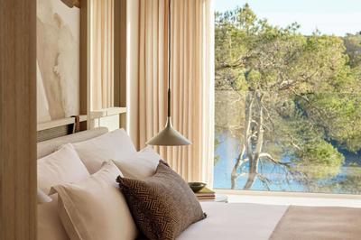Deluxe One Bedroom Suite Sea View