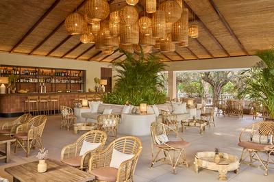 Pool Bar