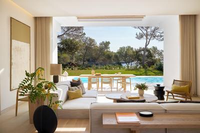 Deluxe Three Bedroom Residence Private Pool Front Coastal View