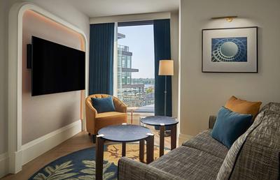 River View Studio Suite
