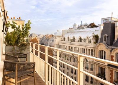 Signature Terrace Room