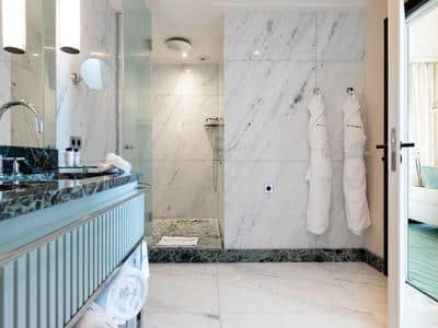 Signature Suite