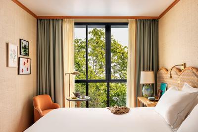 Guestroom with Garden View