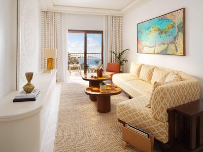 Deluxe Sea View Suite