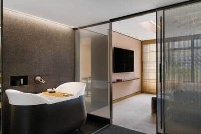 1 Super King Studio Suite