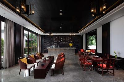 lobby bar