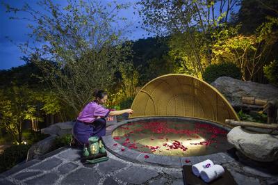 hot spring pool