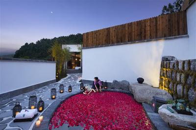 hot spring pool