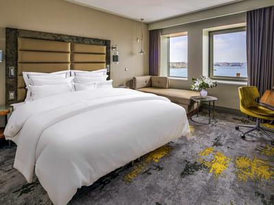 Deluxe Room with Bosphorus View