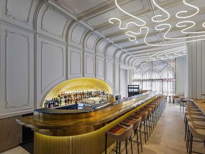 Luma Restaurant and Bar