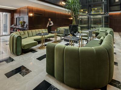 Lobby Bar