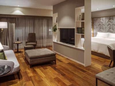 JR Suite