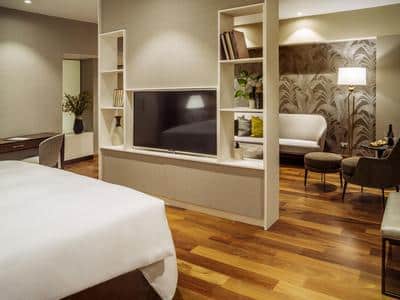 JR Suite