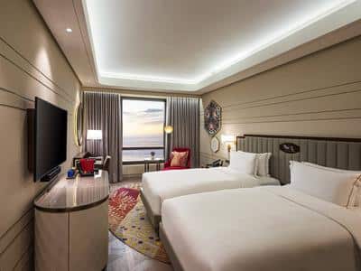 Executive Bay Room