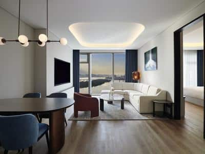 Premier River Suite