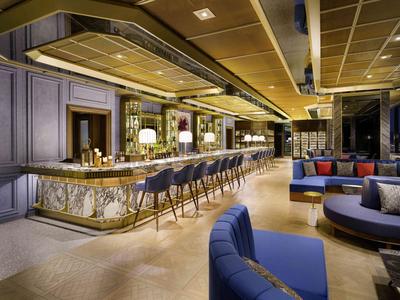 Latitude32 - Roof Bar