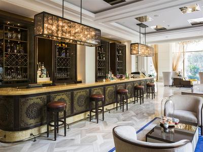 Bar Lounge
