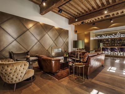 Champagne Bar