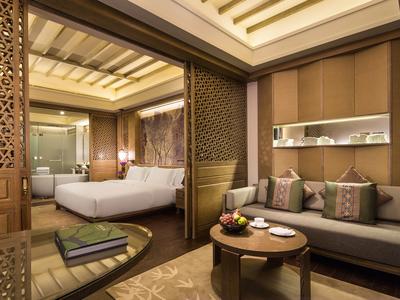 Pagoda Lake Suite