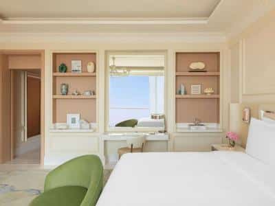 Sunset Panoramic Room