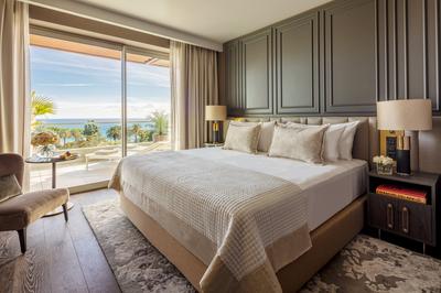 Deluxe Panorama View Terrace Bed Hero