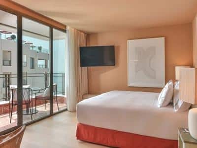 Junior Suite side sea view