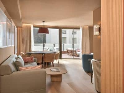 Junior Suite side sea view