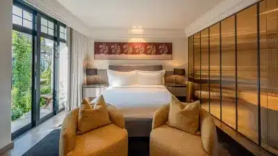 1 King Bed View