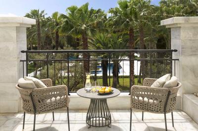 Premier Pool View Room