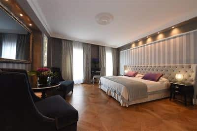 JUNIOR SUITE