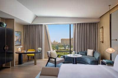 Deluxe King Room with View