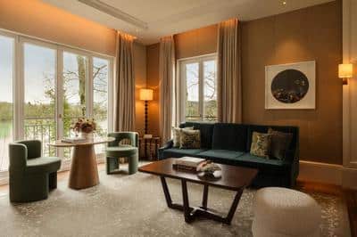 Deluxe Lakeside Suite