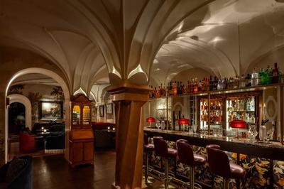 Schloss Bar