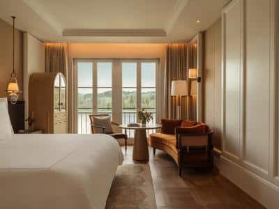 Grand Premier Lakeview Room