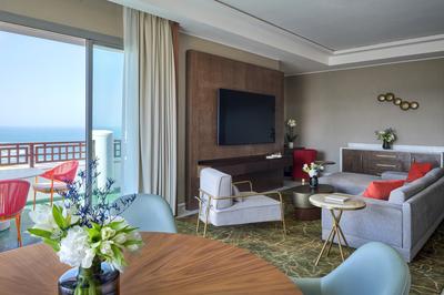 Turquoise Ocean-View Suite