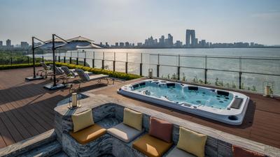 Penthouse Suite (West Wing)