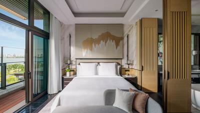 Penthouse Suite (West Wing)