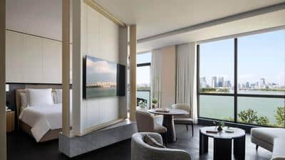 Executive Lake View Room
